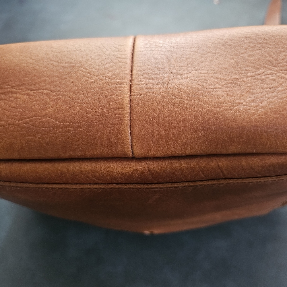 Madewell Leather Transport Camera Bag - Picture 5 of 9